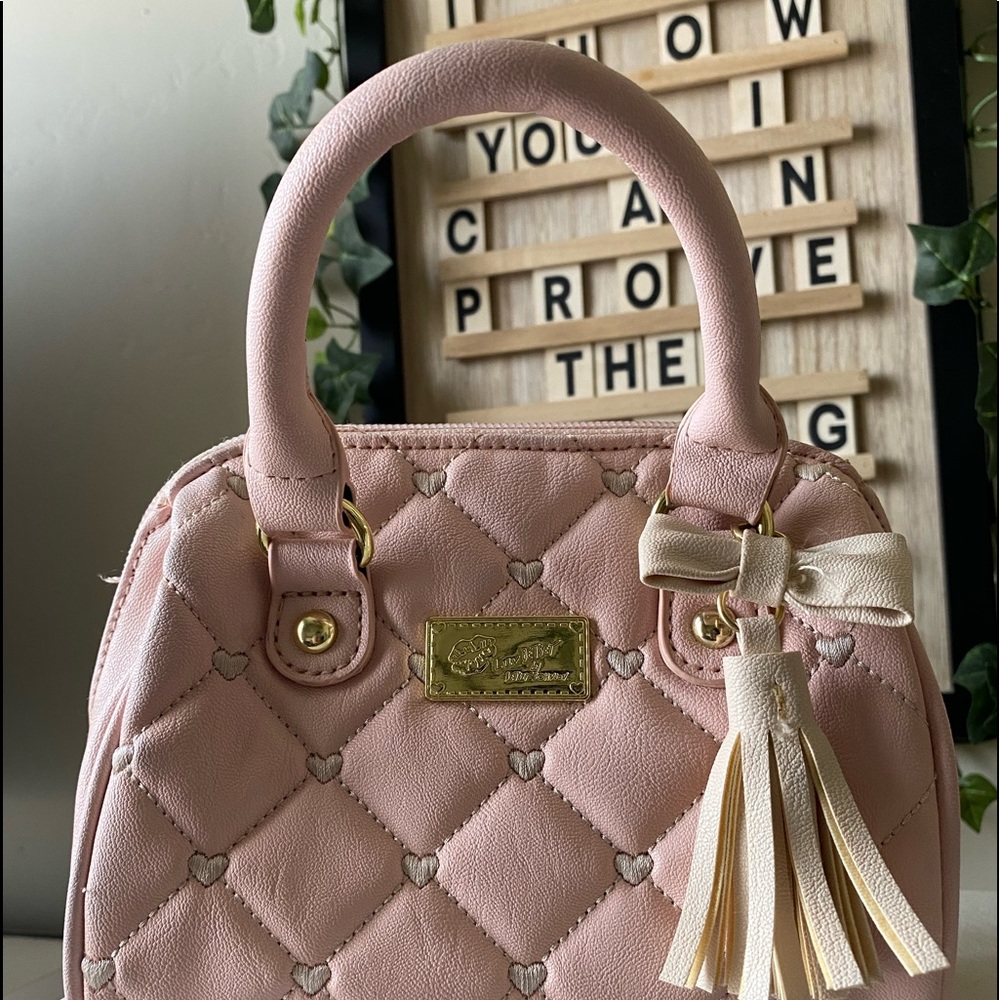 Luv betsey by betsey Johnson purse!!